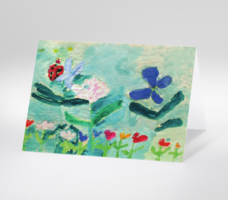 Kindliches Blumenbild mit Marienkäfer und bunten Blüten