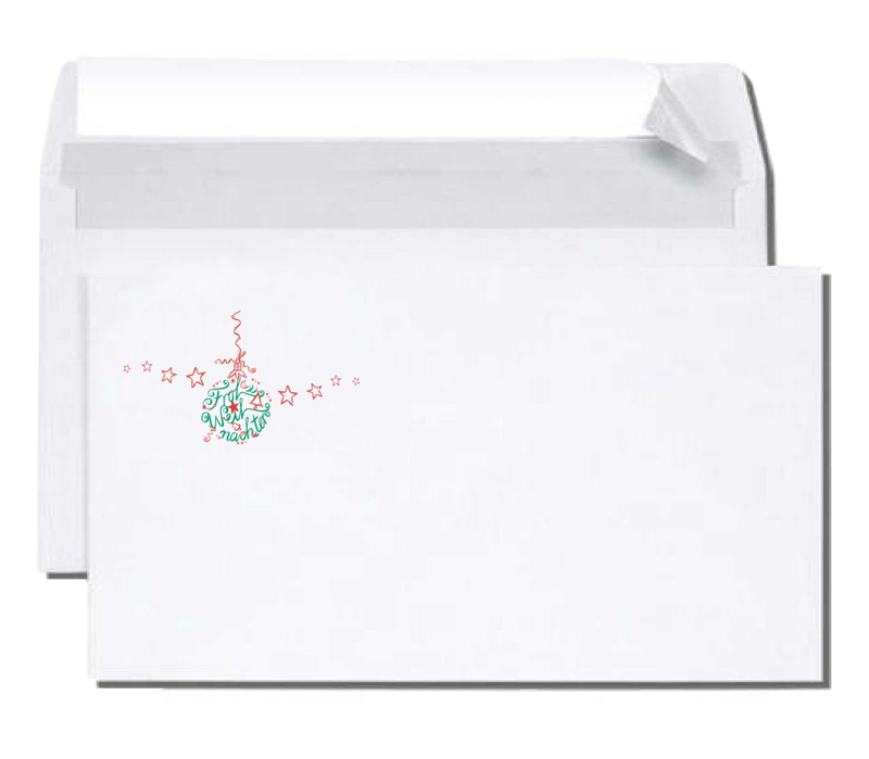 Weißes selbstklebendes Kuvert ohne Fenster mit einer gezeichneten grünen Christbaumkugel, umgeben von roten Schnörkeln und Sternchen.