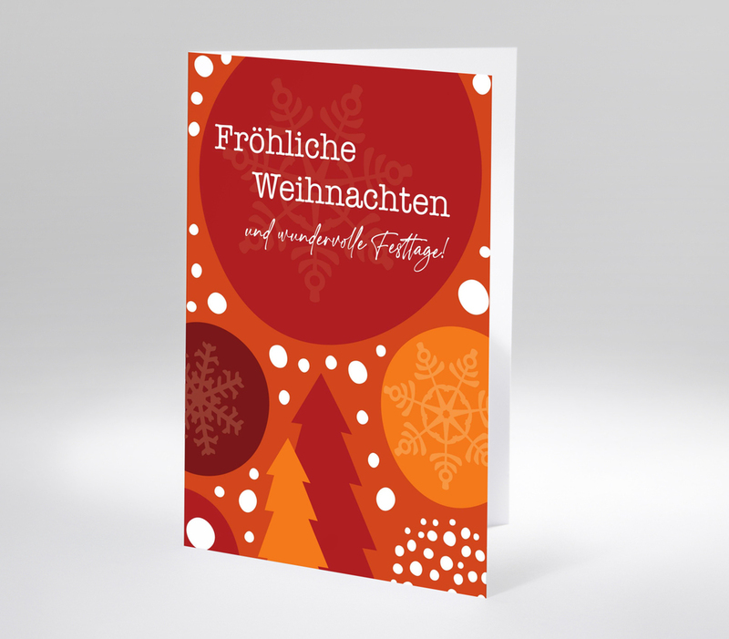 Fröhliche Weihnachtskarte mit Schneeflocken und Tannenbäumen auf rotem Hintergrund