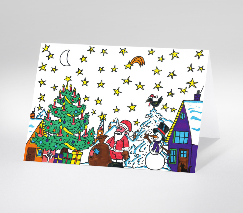 Bunte Weihnachtskarte mit geschmücktem Weihnachtsbaum, Schneemann und Santa in einer Winterlandschaft