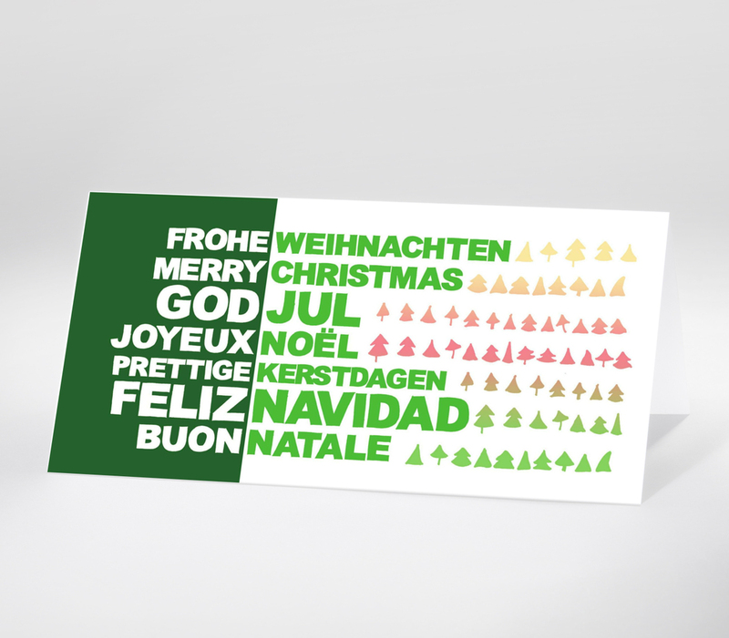 Moderne Weihnachtskarte mit internationalen Weihnachtsgrüßen und bunten Christbaum-Symbolen auf grünem Hintergrund