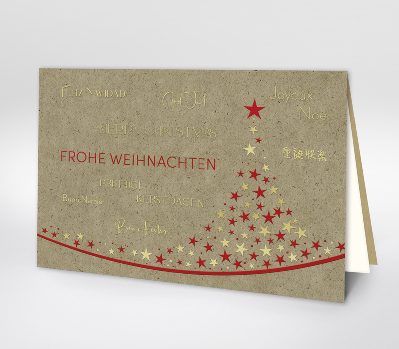 Moderner Weihnachtsbaum aus Sternen in Gold und rot mit internationalen Weihnachtsgrüßen