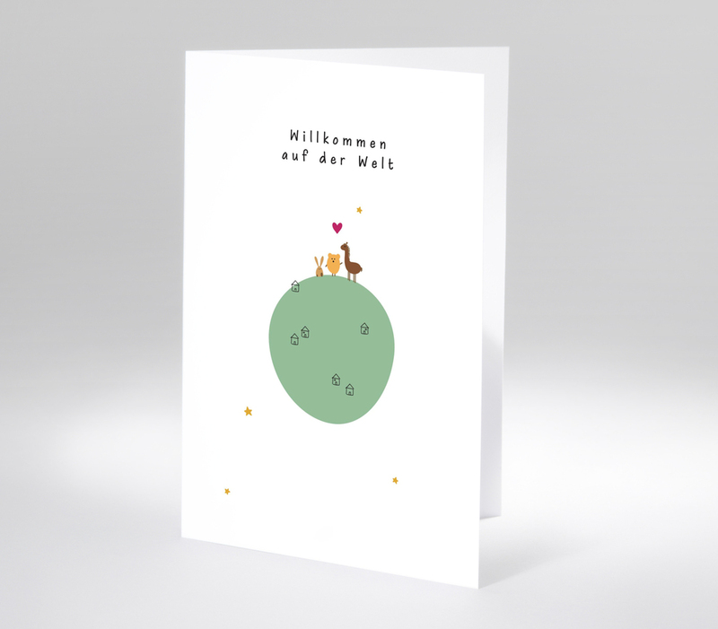 Verspielte Geburtskarte mit Tiermotiven und Schriftzug Willkommen auf der Welt.